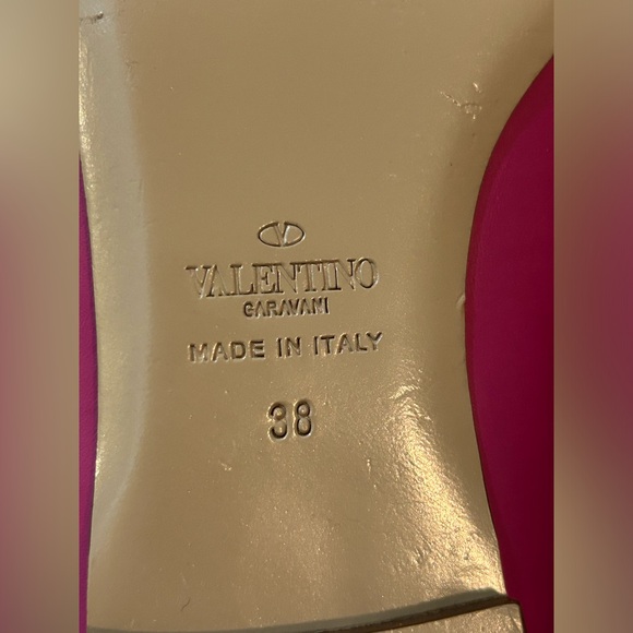 Valentino Garavani - Fuchsia Studded Flats - Picture 5 of 12